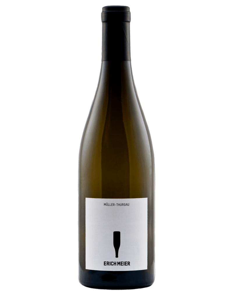 Weißwein Riesling Sylvaner 2025 von Erich Meier, helle Weinflasche mit weißem Etikett, stilvolle Weinflasche vor hellem Hintergrund