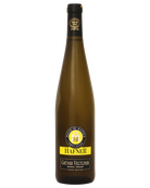 Hafner Chardonnay Classic 2025 Weisswein in einem Weinglas, hellgelbe Farbe, frischer und fruchtiger Wein.